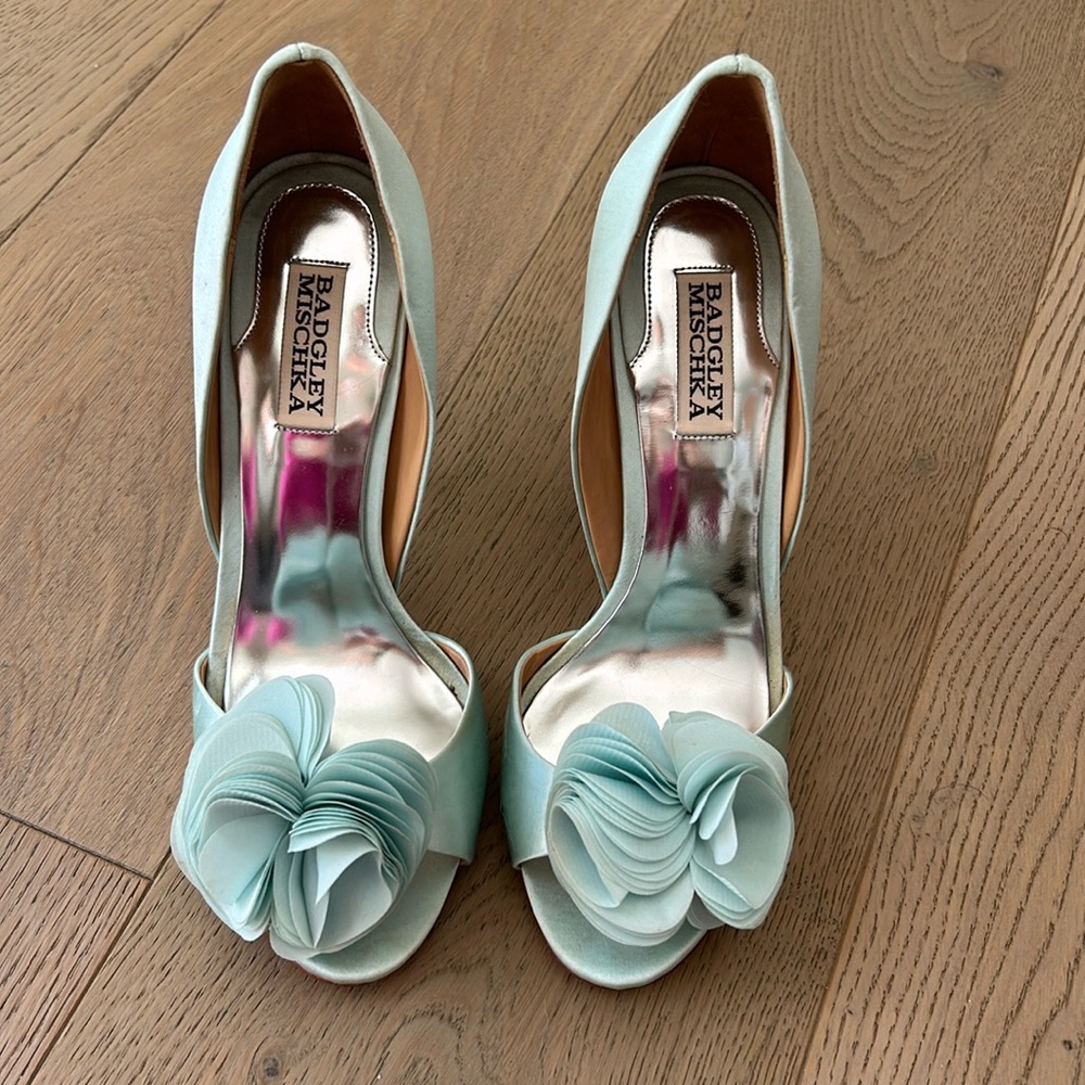 Turquoise Badley Mischka 4” heels